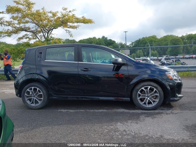 Chevrolet Sonic Lt Auto 2018 1G1JD6SH4J4117307 Image 13