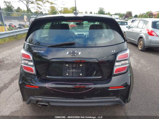Chevrolet Sonic Lt Auto 2018 1G1JD6SH4J4117307 Image 16