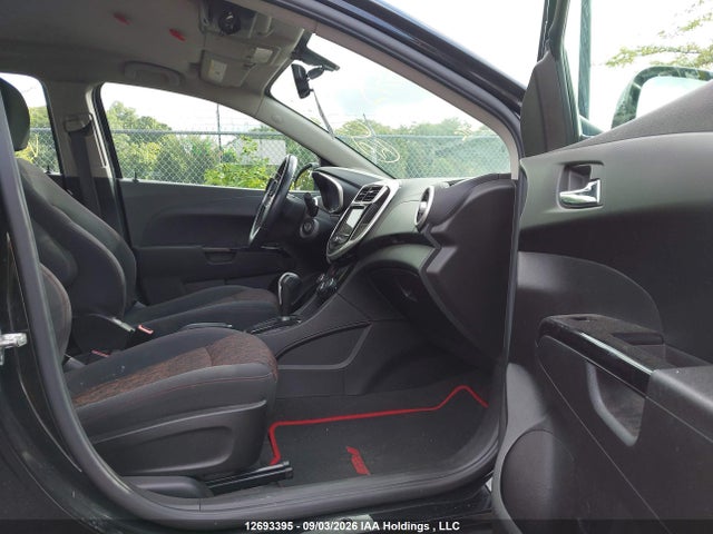 Chevrolet Sonic Lt Auto 2018 1G1JD6SH4J4117307 Image 5