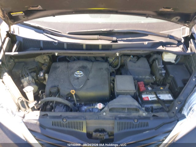 12700869 :رقم المزاد ، 5TDKZ3DC2HS865484 vin ، 2017 Toyota Sienna Le مزاد بيع