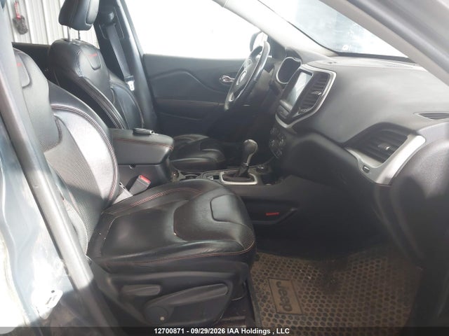 2017 Jeep Cherokee Trailhawk მანქანა იყიდება აუქციონზე, vin: 1C4PJMBB2HW521635, აუქციონის ნომერი: 12700871