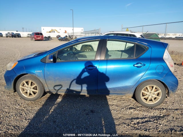 12700906 :رقم المزاد ، JTDKDTB33C1523470 vin ، 2012 Toyota Prius C مزاد بيع