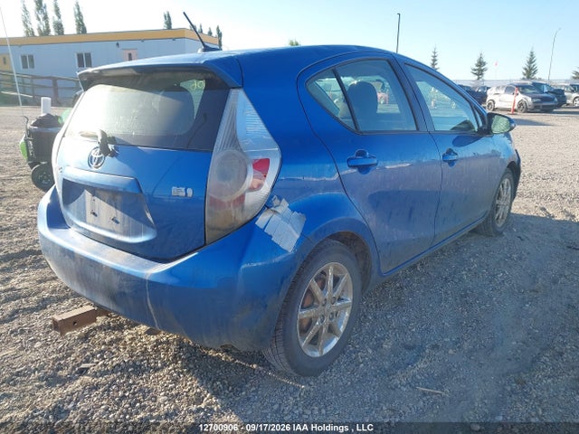 12700906 :رقم المزاد ، JTDKDTB33C1523470 vin ، 2012 Toyota Prius C مزاد بيع