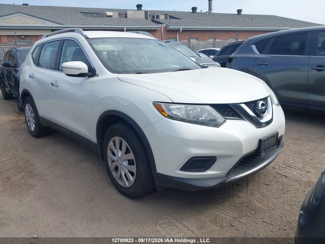 12700923 :رقم المزاد ، 5N1AT2MV7FC803467 vin ، 2015 Nissan Rogue S/sl/sv مزاد بيع