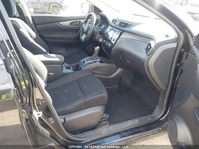 JN1BJ1CP2JW108884 Nissan Qashqai S/sv