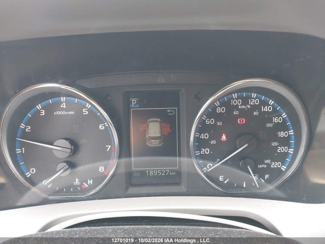 2T3BFREV9JW819635 Toyota RAV4 LE