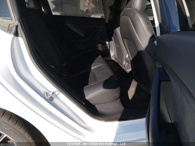 5YJ3E1EB3NF273716 Tesla MODEL 3