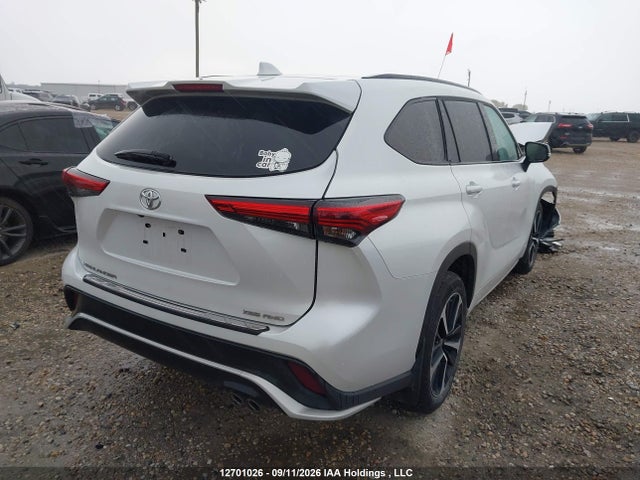 12701026 :رقم المزاد ، 5TDLZRBH9NS217884 vin ، 2022 Toyota Highlander Xse مزاد بيع