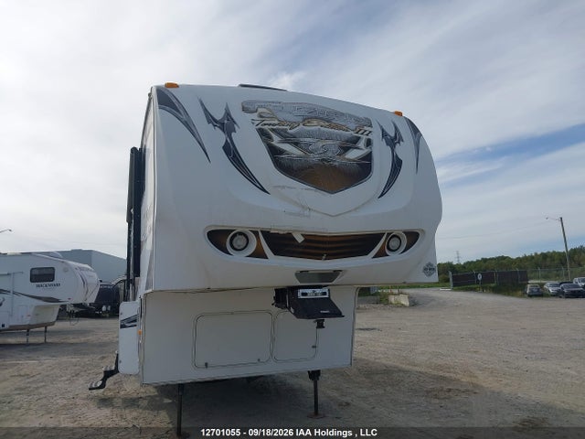 12701055 :رقم المزاد ، 4YDF39820BF811418 vin ، 2011 Keystone Keystone مزاد بيع