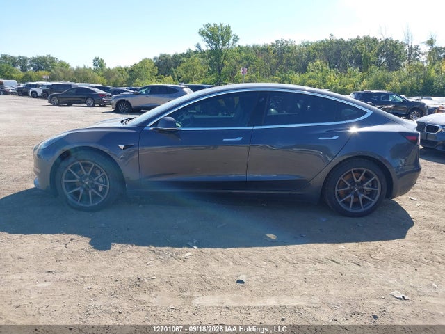 12701067 :رقم المزاد ، 5YJ3E1EB8JF106939 vin ، 2018 Tesla Model 3 Long Range/performance مزاد بيع