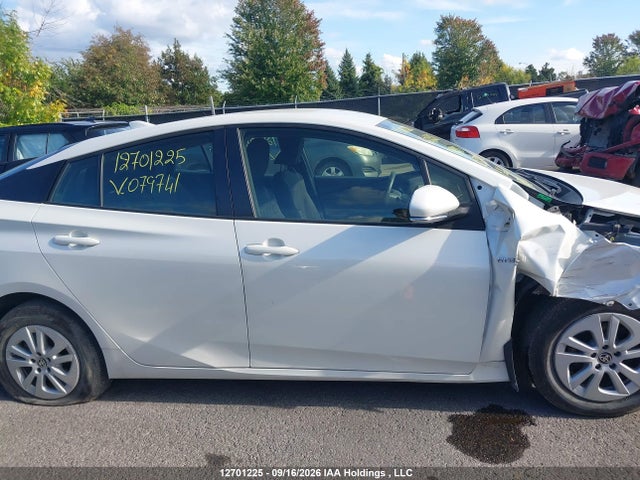 Toyota Prius 2018 JTDKBRFU4J3079741 Image 13