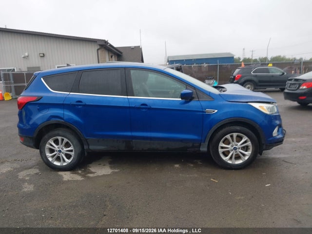 1FMCU9GD9KUC38208 Ford ESCAPE SE