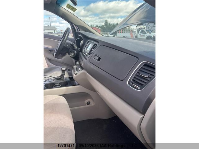 12701471 :رقم المزاد ، KNDMA5C12H6288614 vin ، 2017 Kia Sedona L مزاد بيع