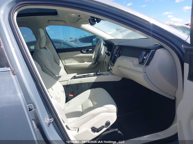 2023 Volvo Xc60 Plus მანქანა იყიდება აუქციონზე, vin: LYV062RN1PB207227, აუქციონის ნომერი: 12701481