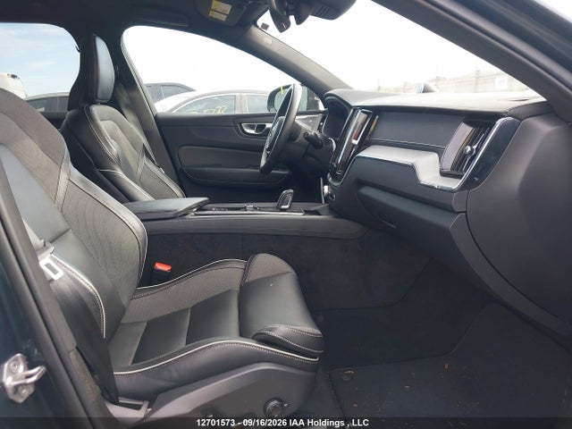 Aukcja sprzedaży 2022 Volvo Xc60 B6 R-design, vin: LYV062RM9NB993928, numer aukcji: 12701573
