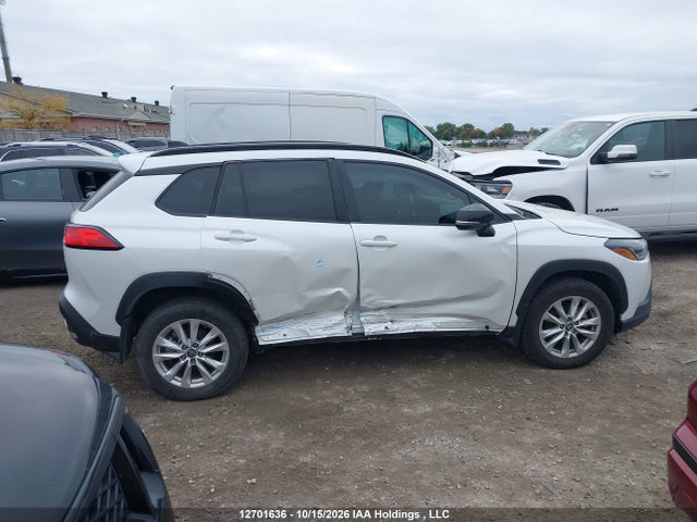 Toyota Corolla Cross Le 2025 7MUBAABG6SV137746 Image 13