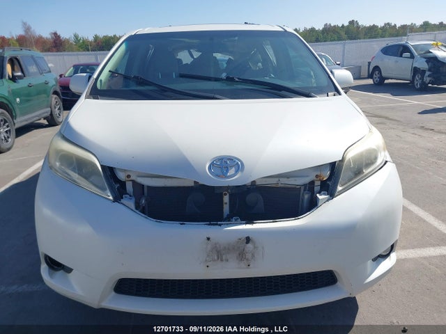 Aukcja sprzedaży 2015 Toyota Sienna Xle 7 Passenger, vin: 5TDDK3DC4FS125686, numer aukcji: 12701733