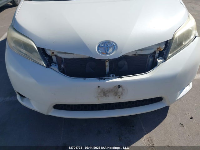 Aukcja sprzedaży 2015 Toyota Sienna Xle 7 Passenger, vin: 5TDDK3DC4FS125686, numer aukcji: 12701733