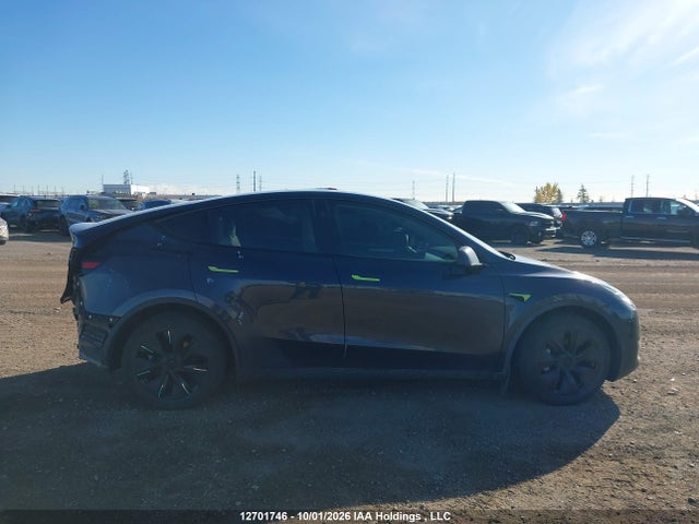 Tesla Model Y 2025 7SAYGDEEXSF293455 Image 14