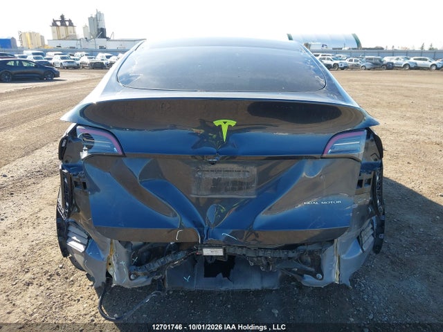Tesla Model Y 2025 7SAYGDEEXSF293455 Image 17