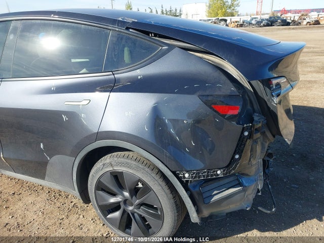 Tesla Model Y 2025 7SAYGDEEXSF293455 Image 21