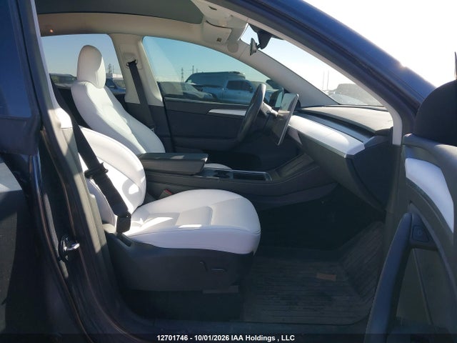 Tesla Model Y 2025 7SAYGDEEXSF293455 Image 5