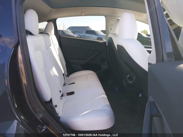 Tesla Model Y 2025 7SAYGDEEXSF293455 Image 8