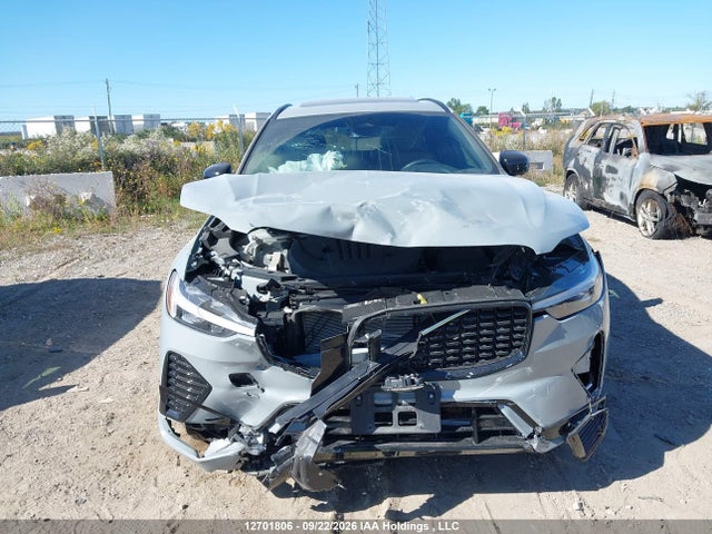 Volvo Xc60 B5 Plus Dark Theme 2024 LYVL12RL4RB741044 Image 12