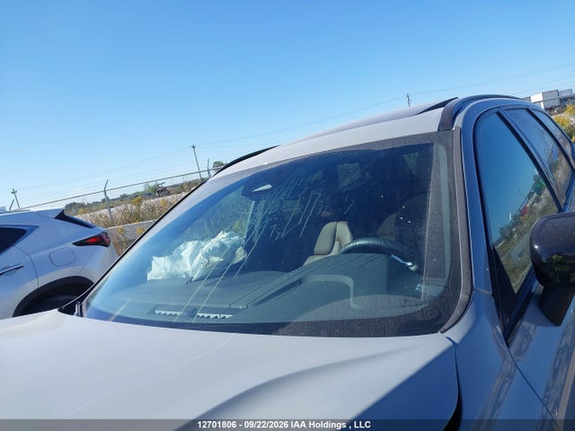Volvo Xc60 B5 Plus Dark Theme 2024 LYVL12RL4RB741044 Image 17