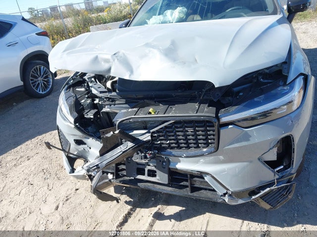 Volvo Xc60 B5 Plus Dark Theme 2024 LYVL12RL4RB741044 Image 6