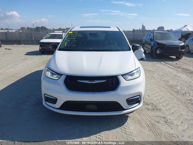 Chrysler Pacifica Limited 2026 2C4RC1GG2TR256464 Image 13