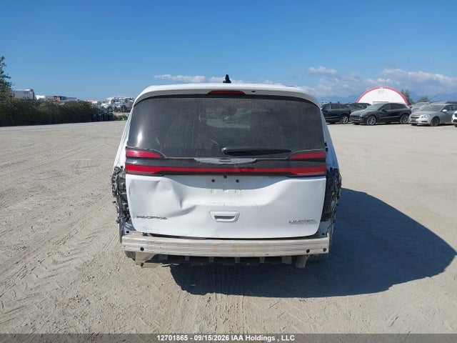 Chrysler Pacifica Limited 2026 2C4RC1GG2TR256464 Image 17