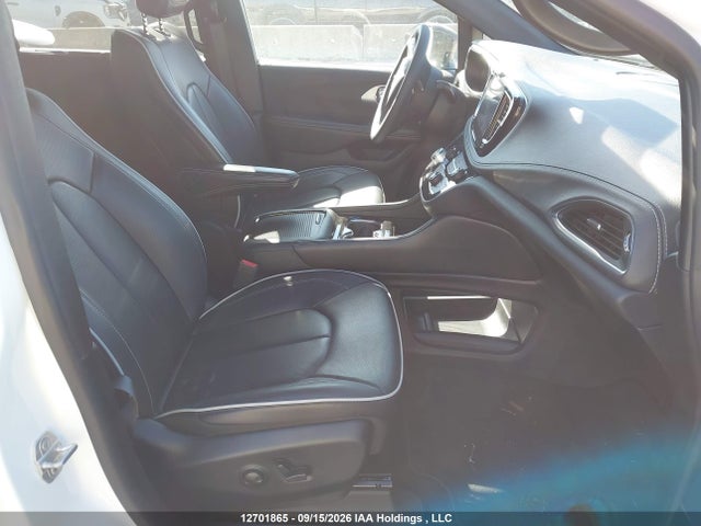 Chrysler Pacifica Limited 2026 2C4RC1GG2TR256464 Image 5