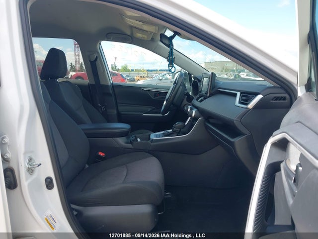 2T3BWRFV8KW009087 Toyota RAV4 LE