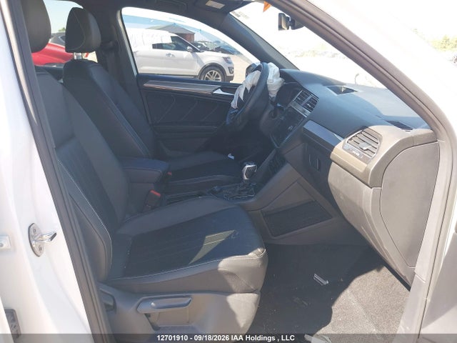 Продажа на аукционе авто 2023 Volkswagen Tiguan Comfortline R-line Black, vin: 3VV8B7AX3PM100460, номер лота: 12701910