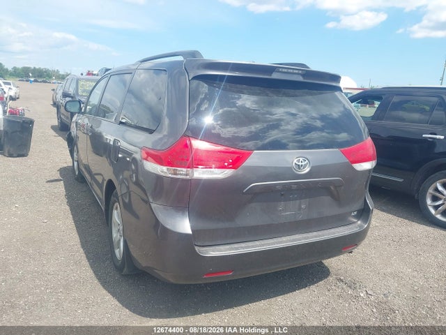 5TDKK3DC9ES426377 Toyota Sienna Le V6