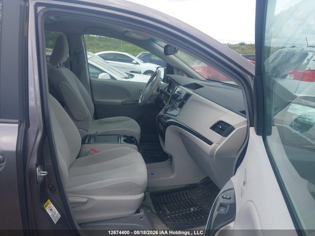 5TDKK3DC9ES426377 Toyota Sienna Le V6