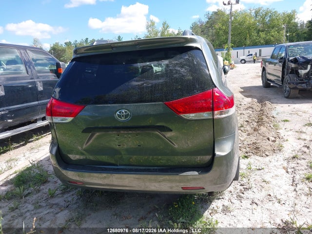 12680976 :رقم المزاد ، 5TDZK3DC1DS325654 vin ، 2013 Toyota Sienna V6 7 Passenger مزاد بيع