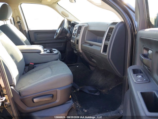 12686923 :رقم المزاد ، 3C6RR7KT3HG729346 vin ، 2017 Ram 1500 St مزاد بيع