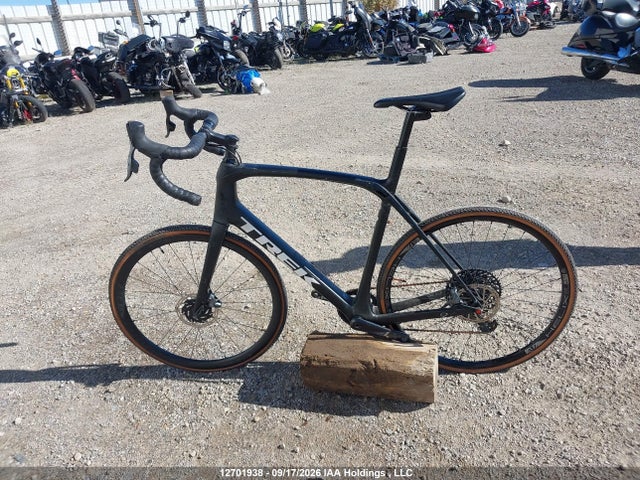 12701938 :رقم المزاد ، WTU125T0007R vin ، 2020 Trek Domane Slr 7 مزاد بيع