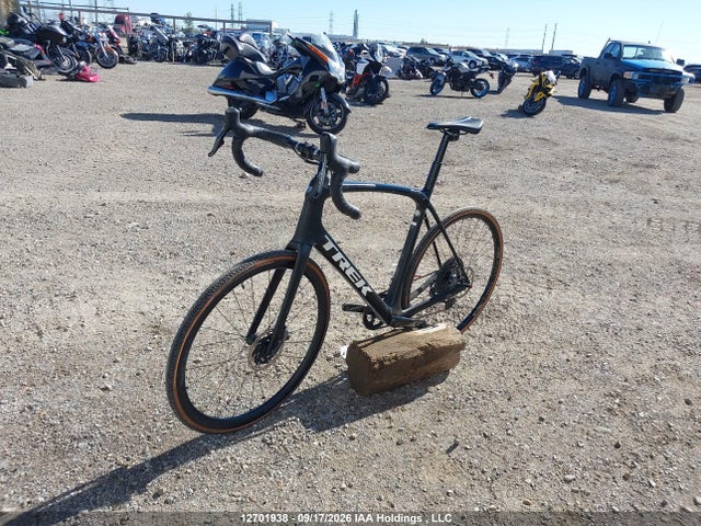 12701938 :رقم المزاد ، WTU125T0007R vin ، 2020 Trek Domane Slr 7 مزاد بيع