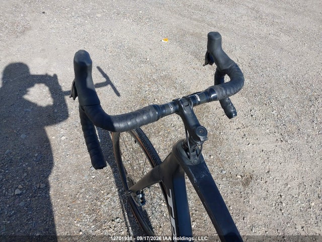 12701938 :رقم المزاد ، WTU125T0007R vin ، 2020 Trek Domane Slr 7 مزاد بيع