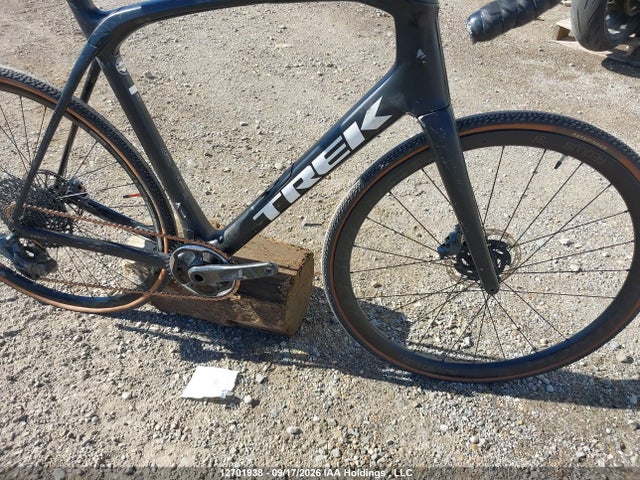 12701938 :رقم المزاد ، WTU125T0007R vin ، 2020 Trek Domane Slr 7 مزاد بيع