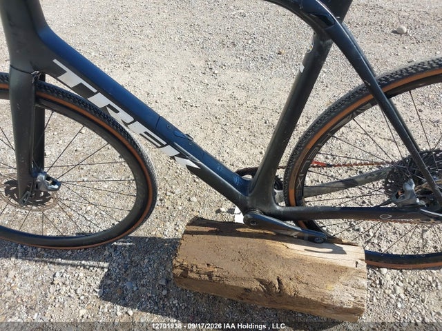 12701938 :رقم المزاد ، WTU125T0007R vin ، 2020 Trek Domane Slr 7 مزاد بيع