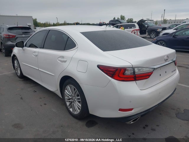 Lexus ES350 2016 JTHBK1GG0G2245731 Image 3