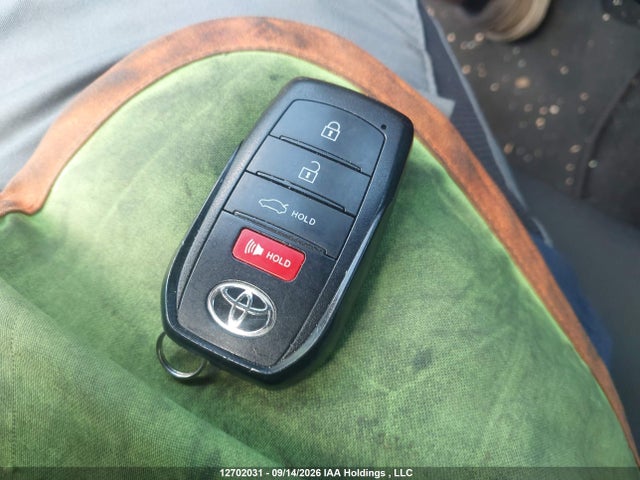 12702031 :رقم المزاد ، JTDBDMHE8PJ000451 vin ، 2023 Toyota Corolla Hybrid Le مزاد بيع