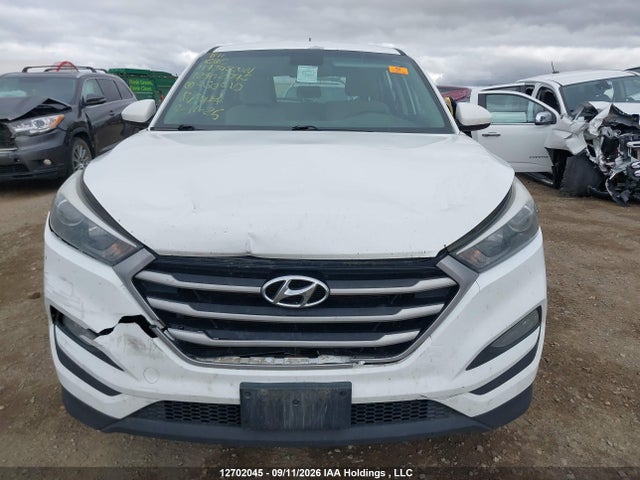 KM8J23A47HU450410 Hyundai TUCSON SE