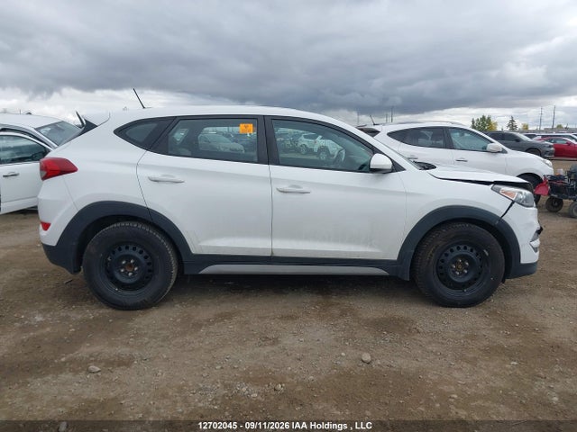 KM8J23A47HU450410 Hyundai TUCSON SE