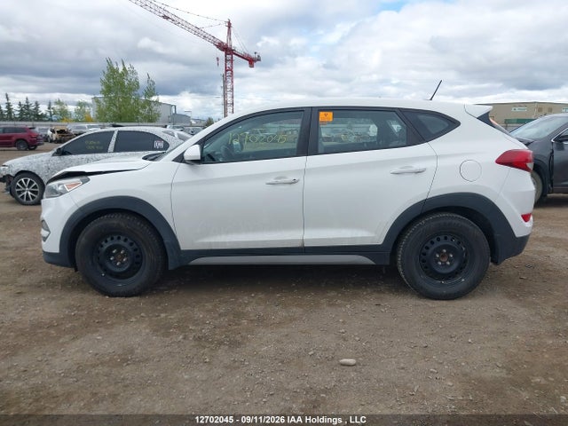 KM8J23A47HU450410 Hyundai TUCSON SE