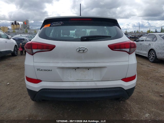 KM8J23A47HU450410 Hyundai TUCSON SE